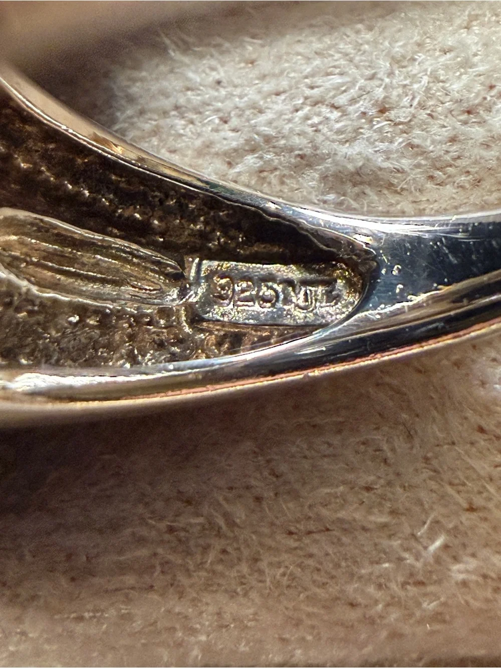 925 Sterling Silver striking 925
